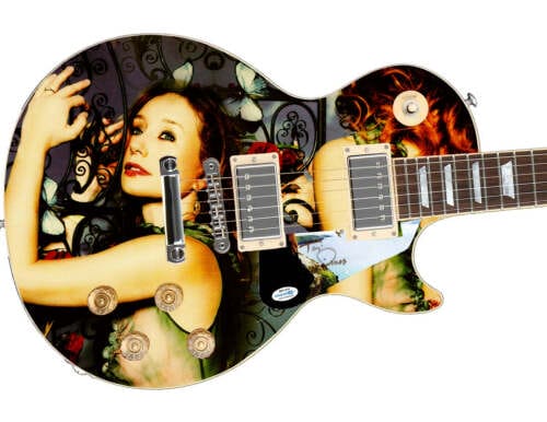 TORI AMOS AUTOGRAPHED 1/1 “ENCHANTED ELEGANCE” CUSTOM GRAPHICS GUITAR ACOA COLLECTIBLE MEMORABILIA