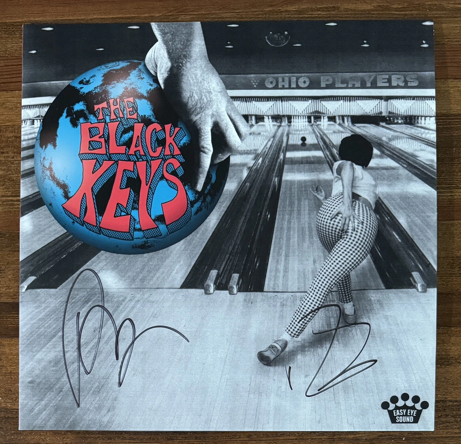 SIGNED The Black Keys Ohio Players Blue Vinyl LP Autograph Beckett BAS Certified