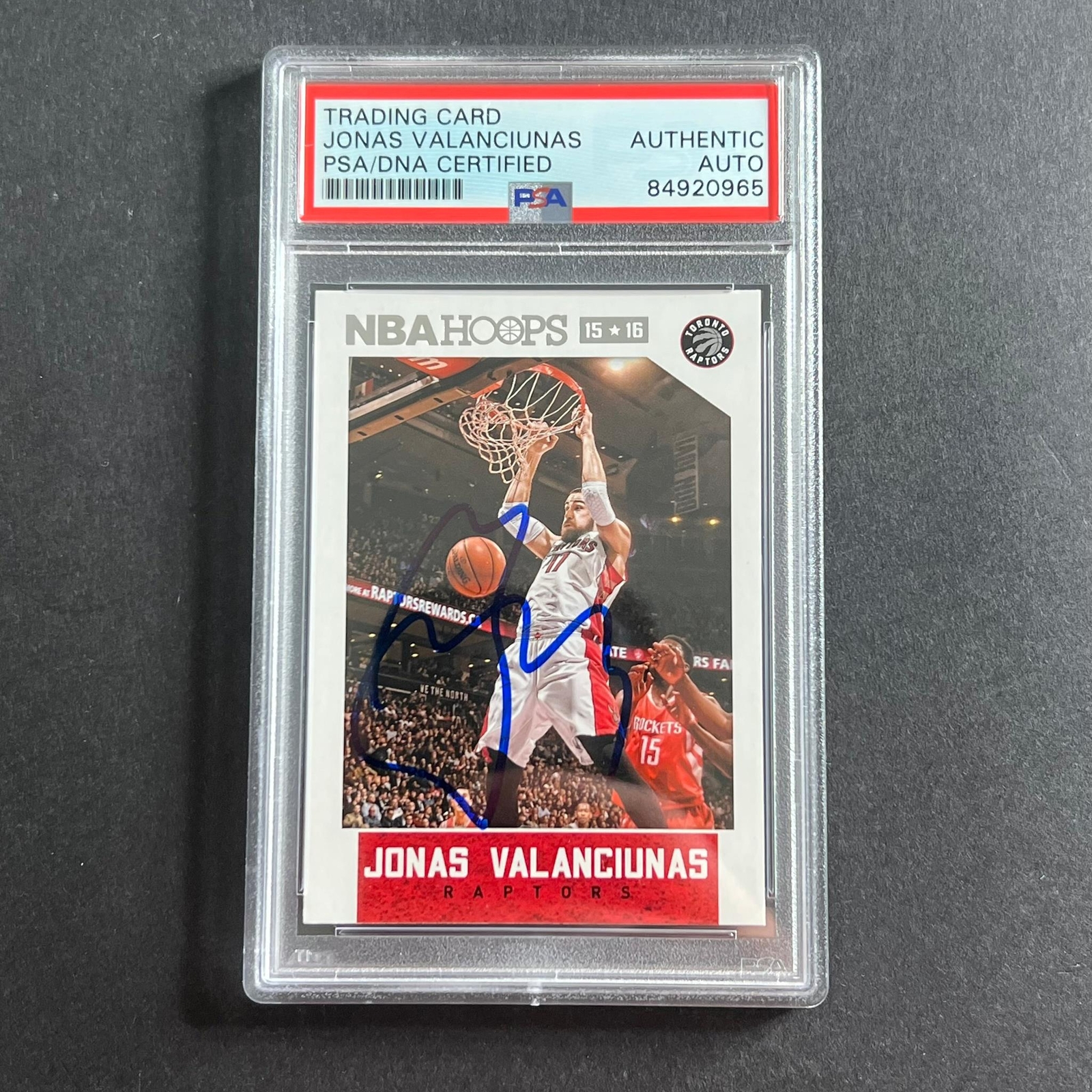2015-16 NBA Hoops #213 Jonas Valanciunas Signed Card AUTO PSA Slabbed Raptors
