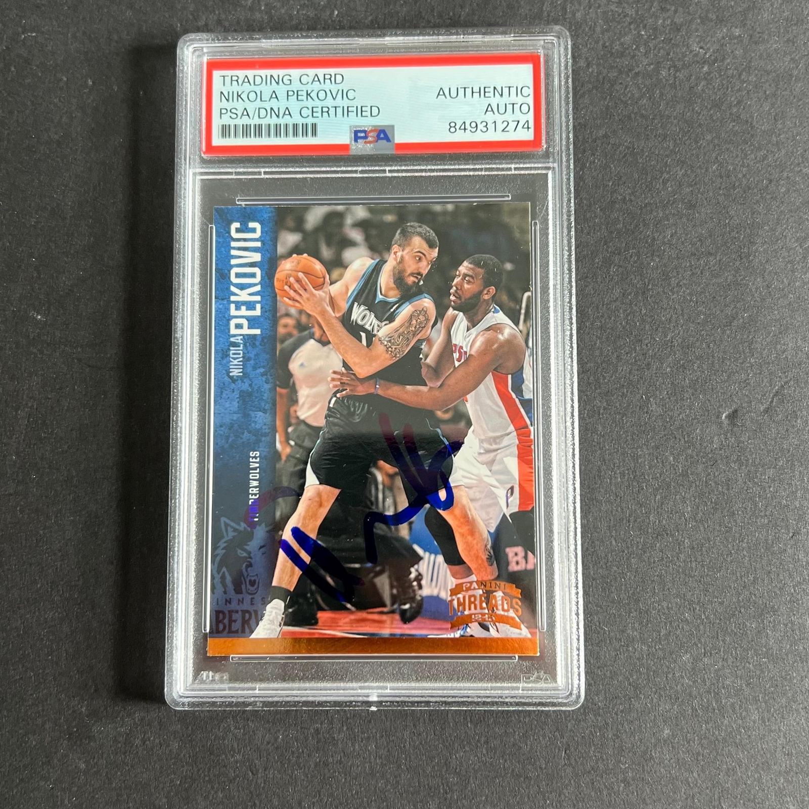 2012-13 Panini Threads #89 Nikola Pekovic Signed Card AUTO PSA Slabbed Timberwol