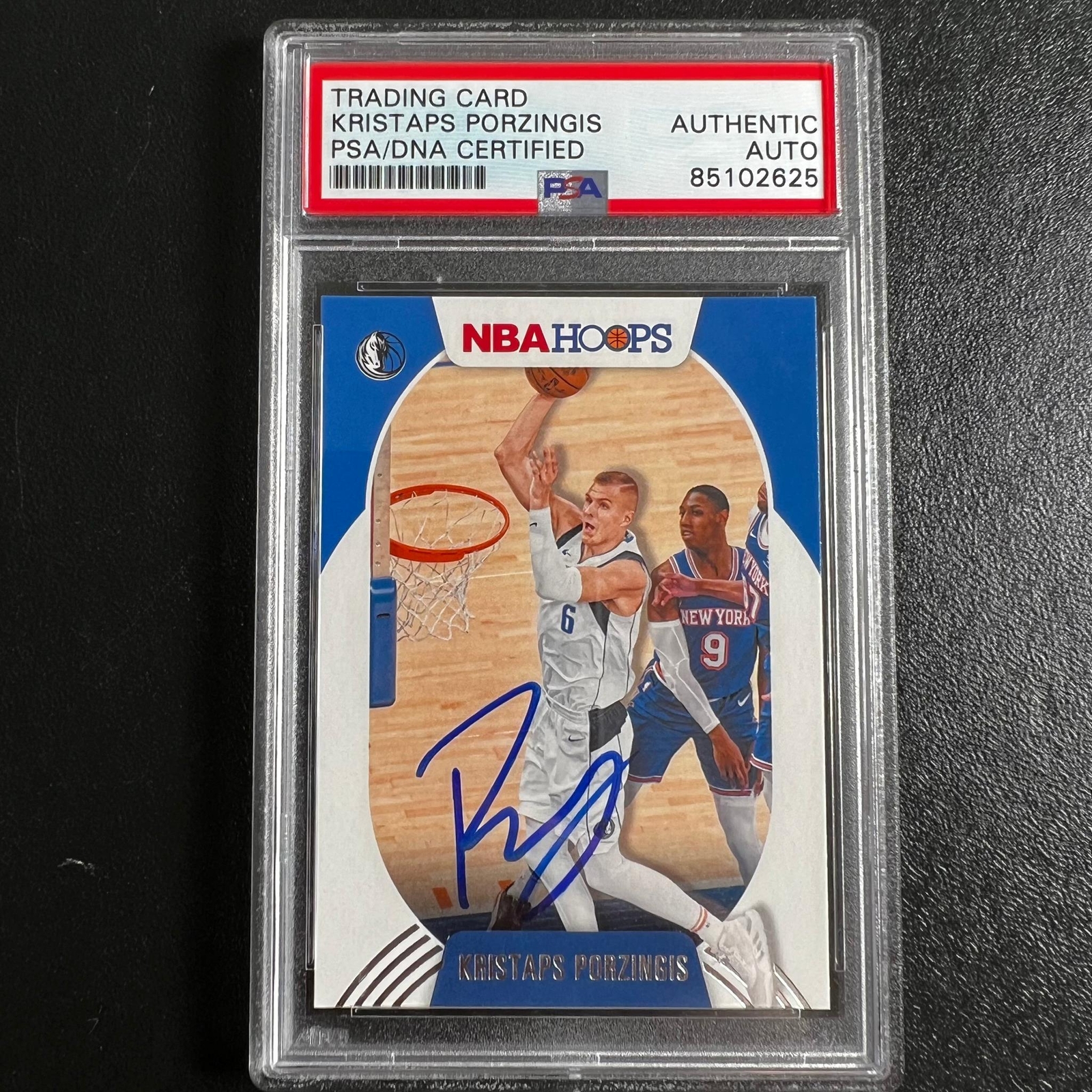 2020-21 Panini Hoops #136 Kristaps Porzingis Signed Card AUTO PSA Slabbed RC Kni