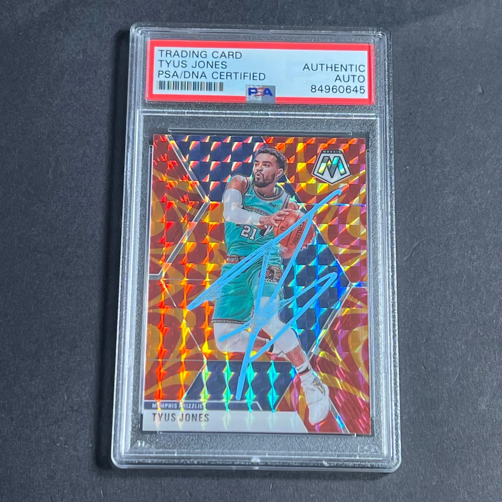 2019-20 Panini Mosaic #106 Tyus Jones Signed Card AUTO PSA Slabbed Grizzlies