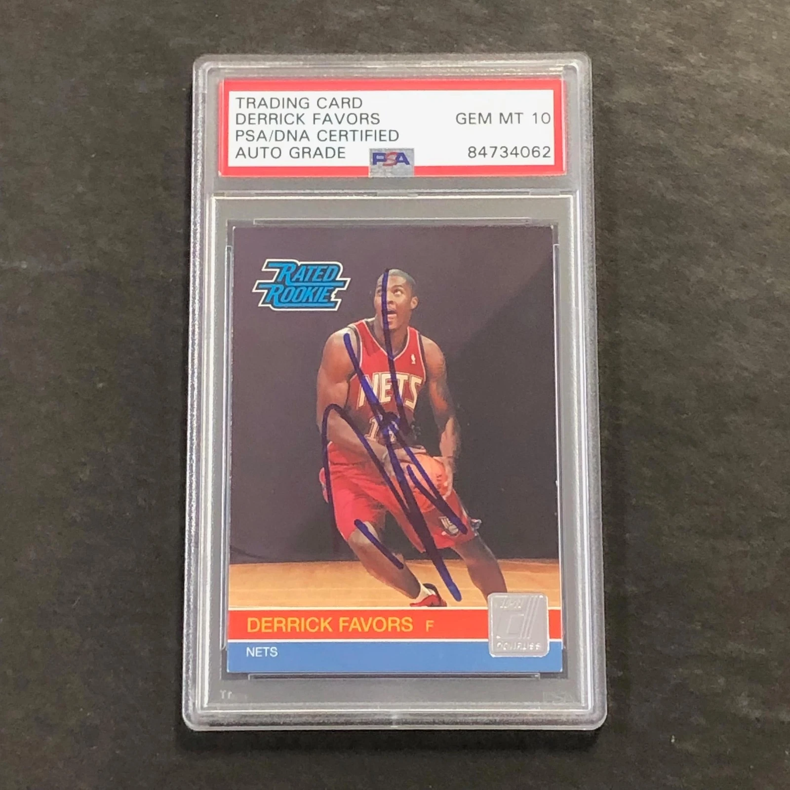 2010-11 Donruss Rated Rookie #230 Derrick Favors Signed Card AUTO 10 PSA Slabbed