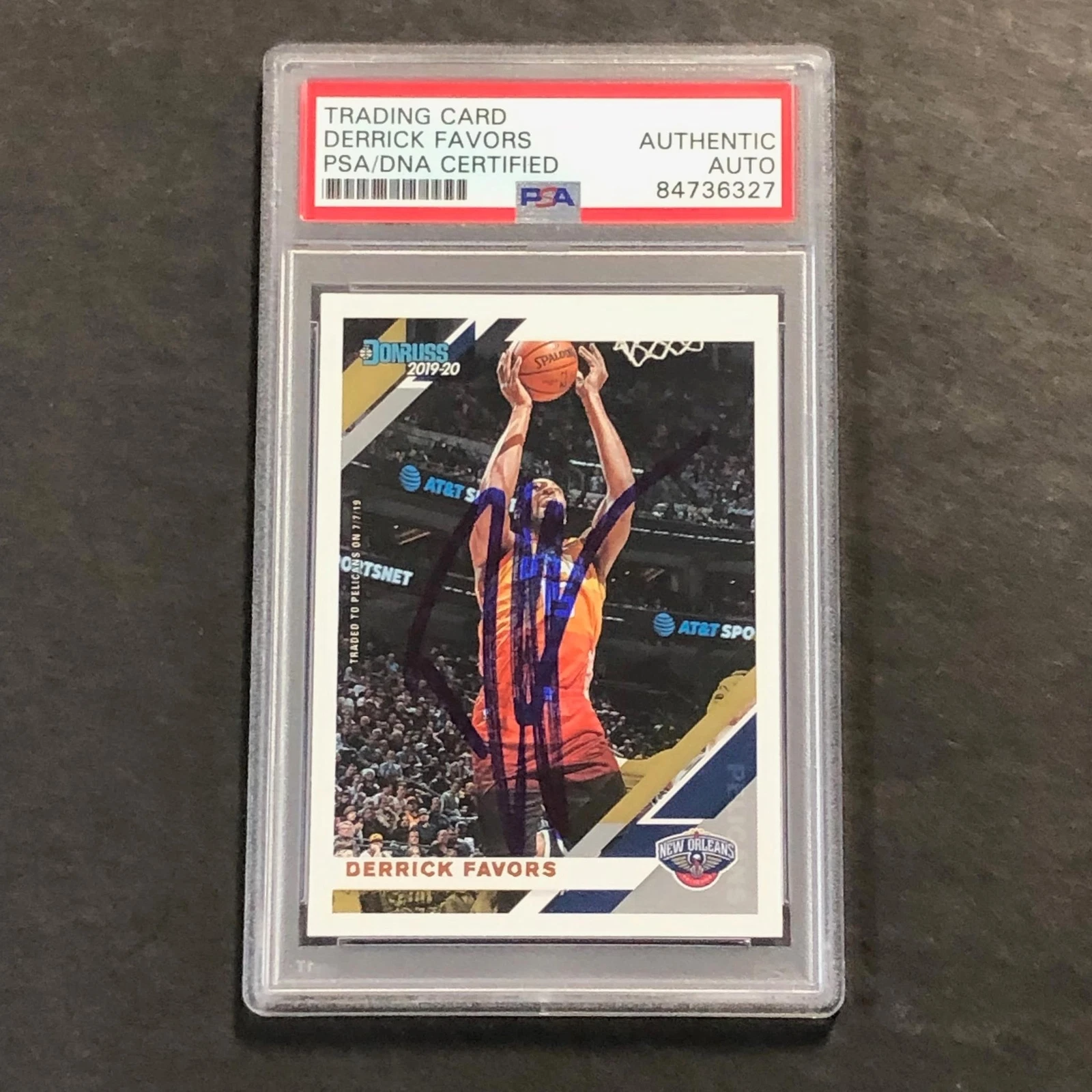 2019-20 Panini Donruss #192 Derrick Favors Signed Card AUTO PSA Slabbed Pelicans