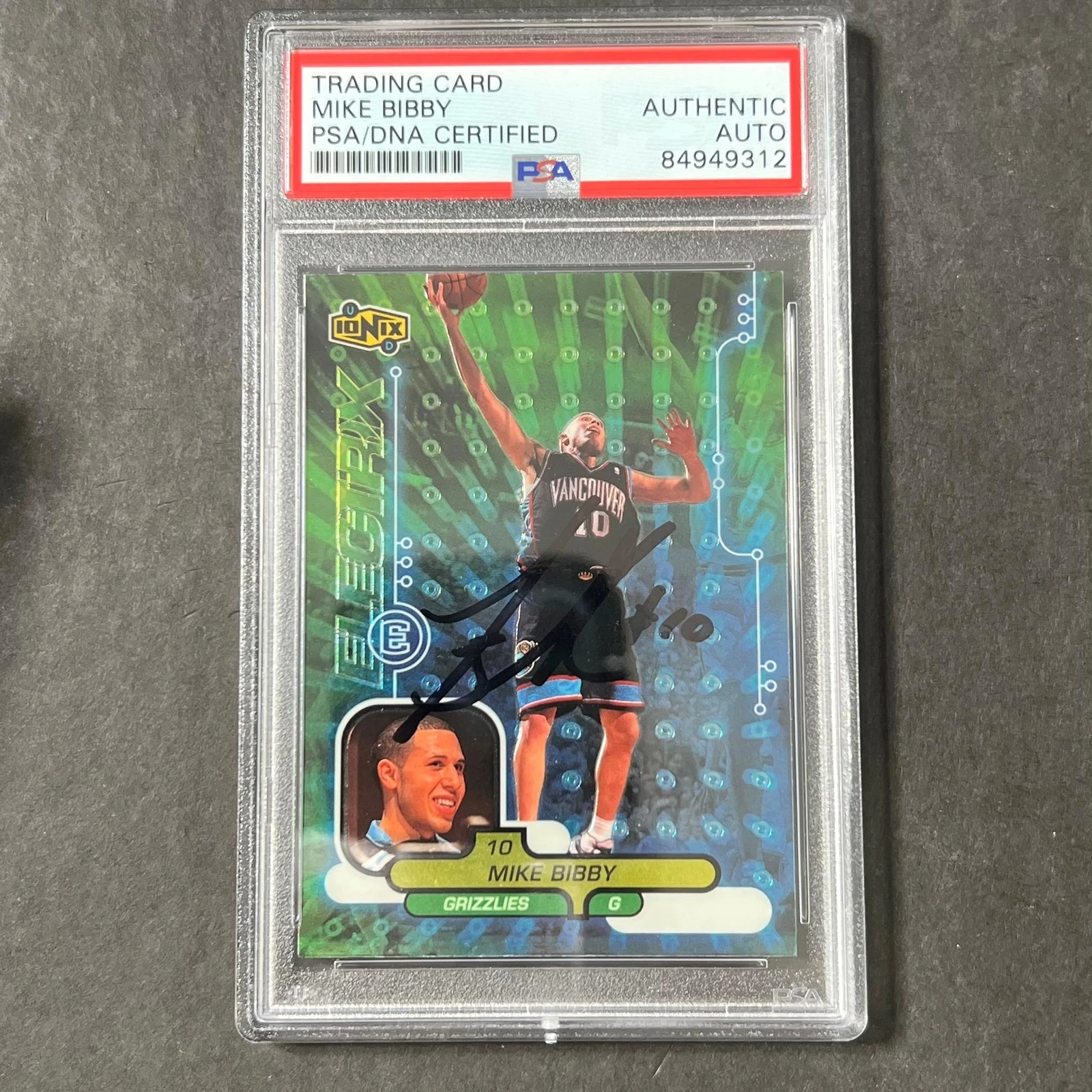 1998-99 Upper Deck #62 Mike Bibby Signed Card AUTO PSA Slabbed RC Grizzlies