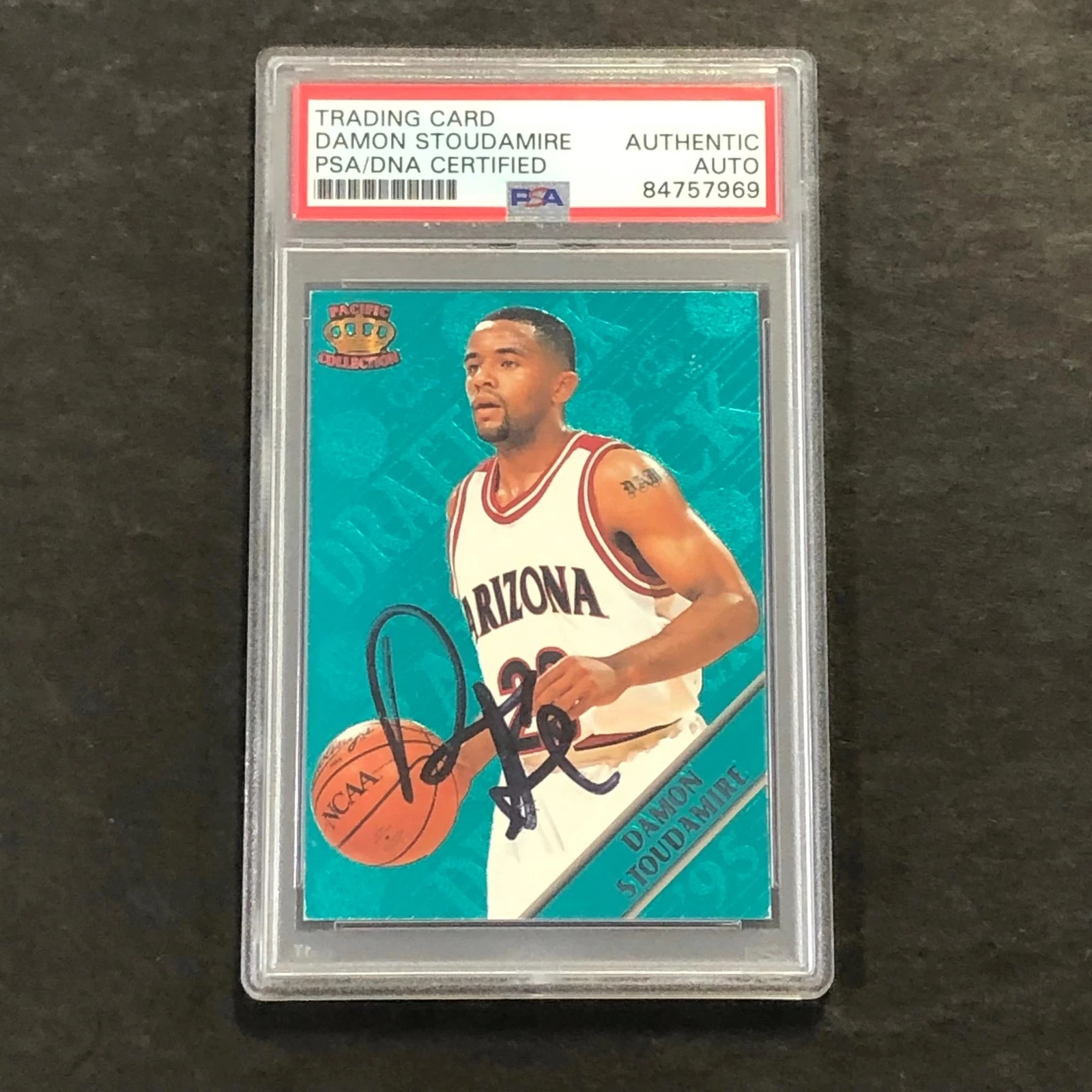 1995 Pacific Prism Draft Picks #23 DAMON STOUDAMIRE Signed Card AUTO PSA Slabbed