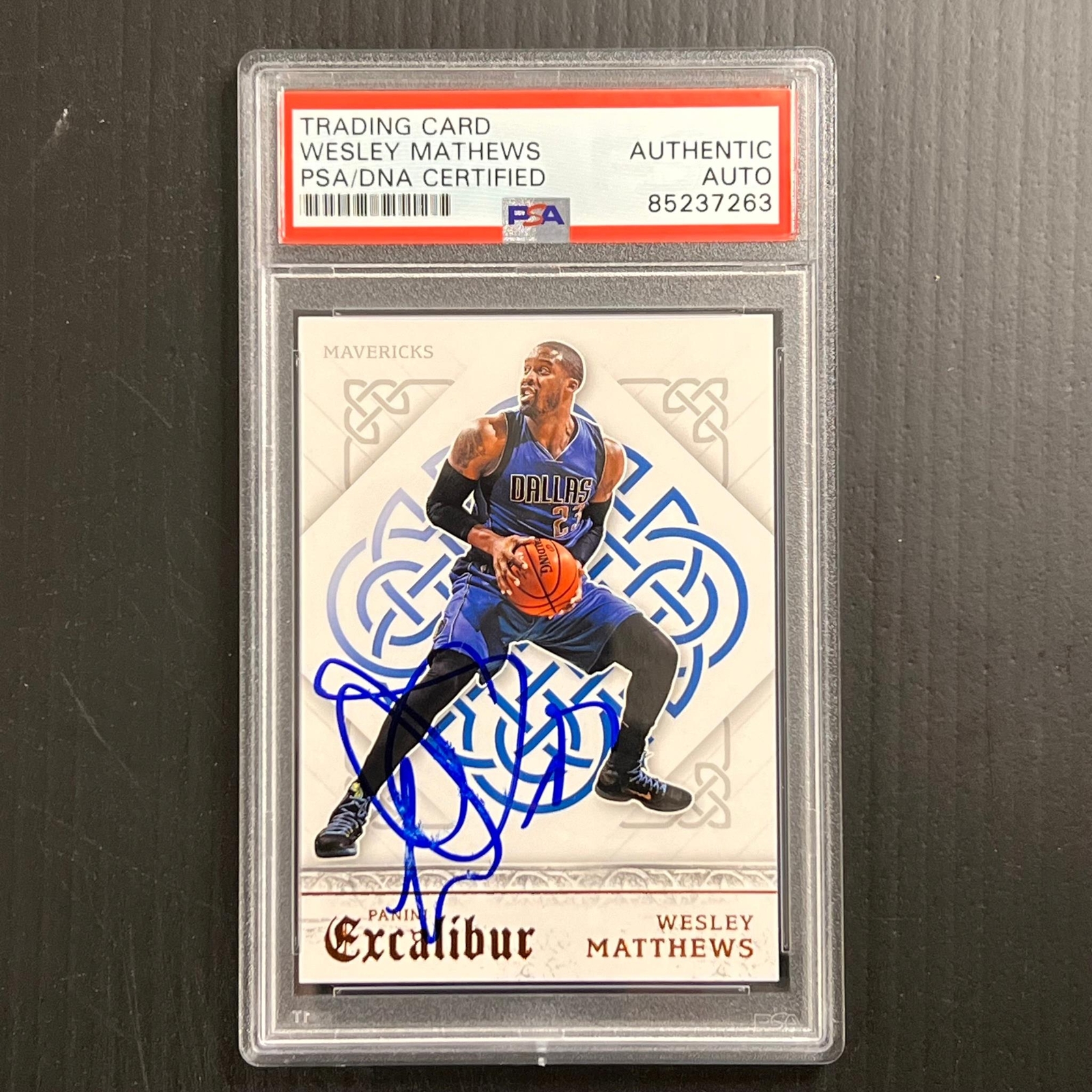 2015-16 Panini Excalibur #131 Wesley Matthews Signed Card AUTO PSA Slabbed Maver
