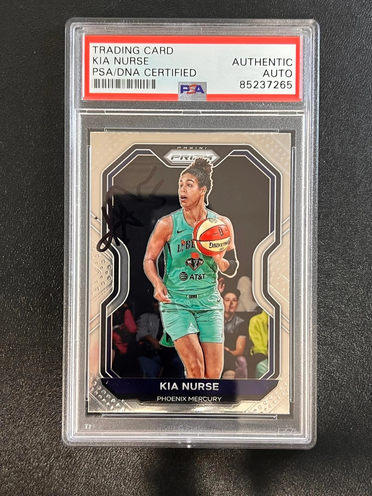 2021 Panini Prizm WNBA #11 Kia Nurse signed card PSA AUTO