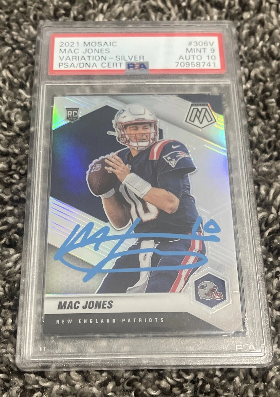 2021 Panini Mosaic MAC JONES #306-V Silver Prizm Variation RC AUTO PSA/DNA Pats
