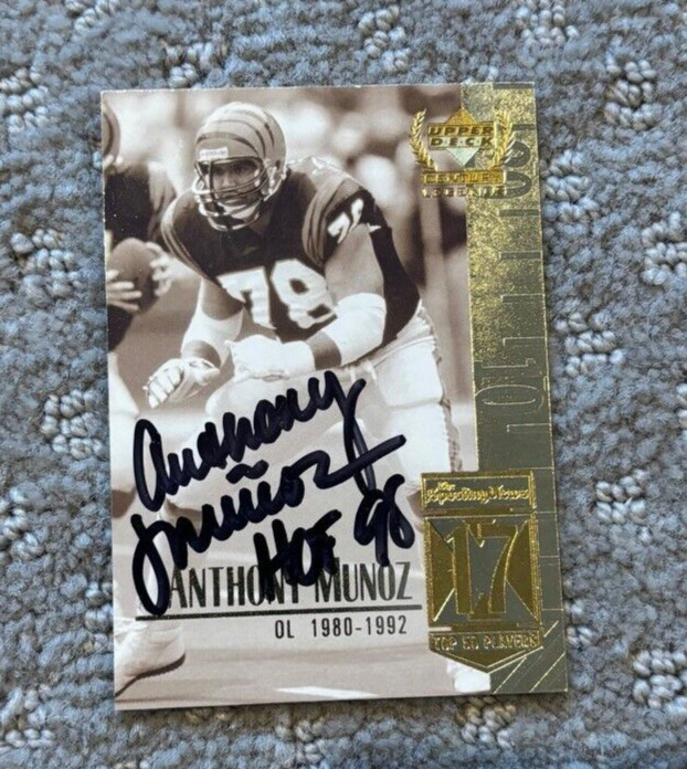 Anthony Munoz signed autographed 1999 Upper Deck Century Legends Card #17