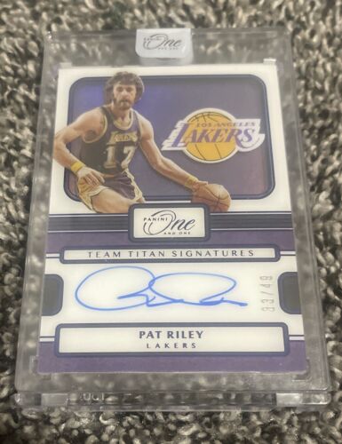 2022-23 PANINI ONE AND ONE PAT RILEY TEAM TITAN SIGNATURES AUTO ENCASED /49 COLLECTIBLE MEMORABILIA