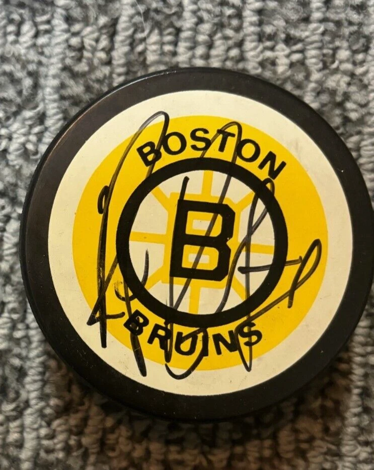 Ray Bourque signed autographed Official NHL VIntage Boston Bruins Puck HOF