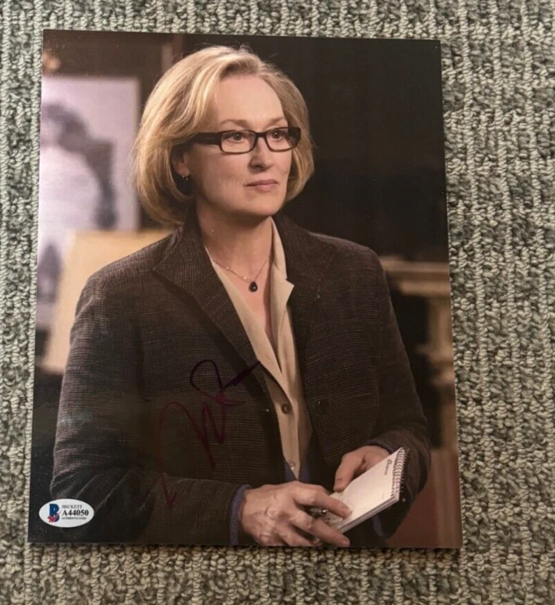 Meryl Streep signed autographed 8x10 Photo Beckett Authenticated COA