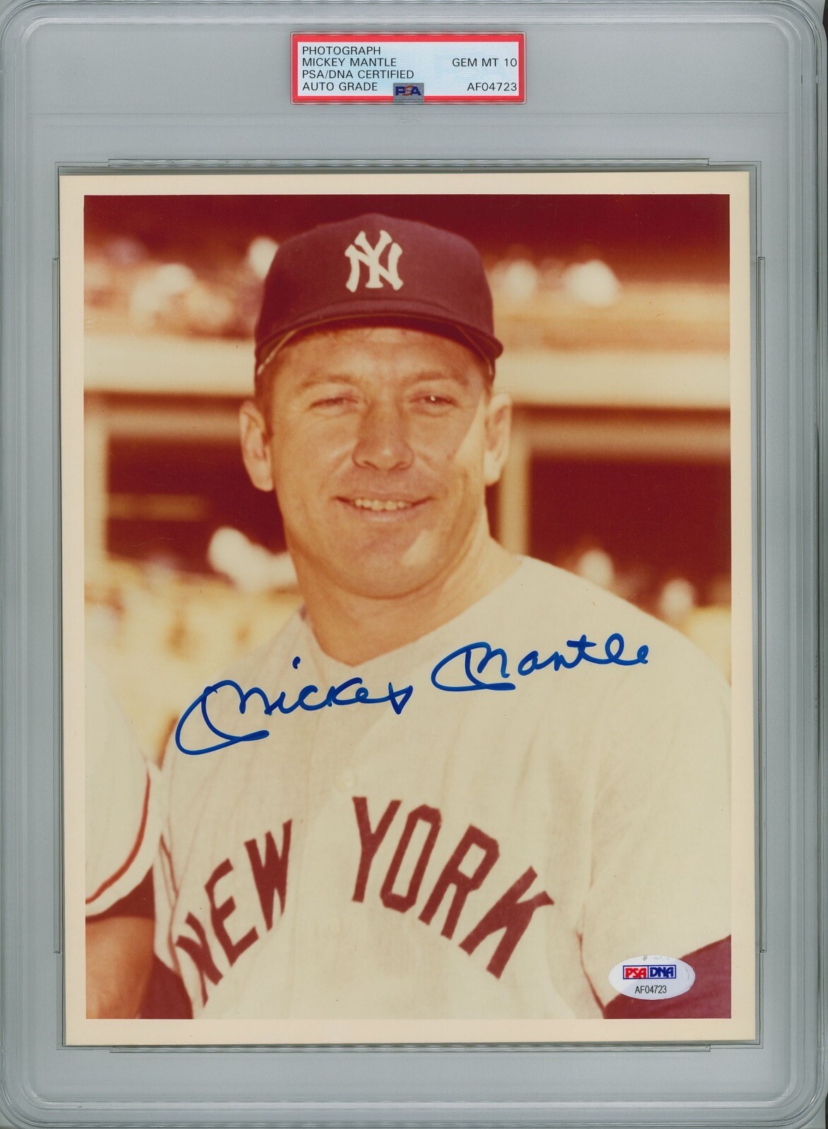 MICKEY MANTLE SIGNED 8X10 PSA DNA AF04723 GEM MINT 10 AUTO YANKEES HOF (D)
