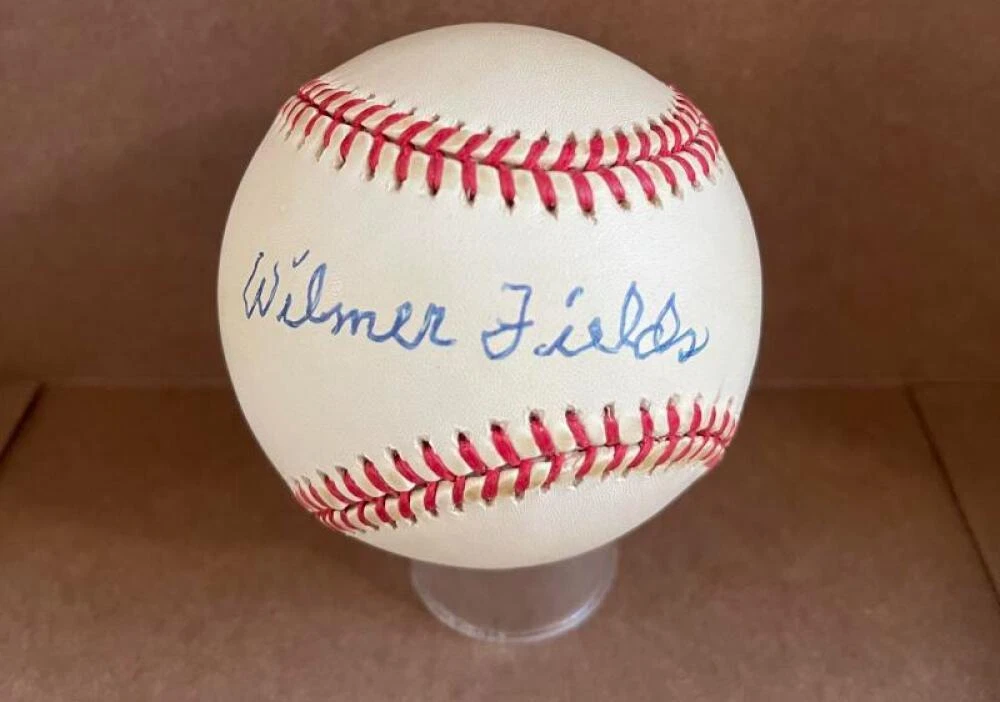 WILMER FIELDS NEGRO LEAGUE STAR SIGNED AUTOGRAPHED N.L. BASEBALL BECKETT AUTH COLLECTIBLE MEMORABILIA