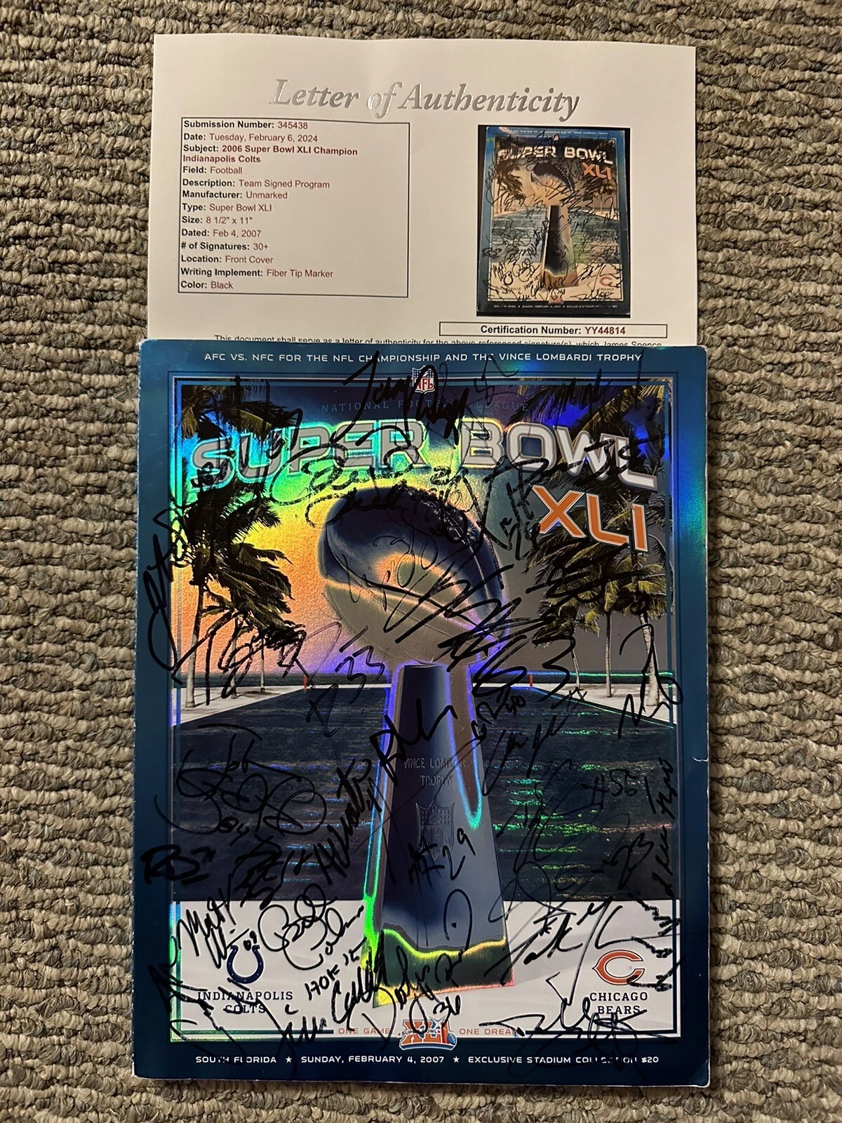 2006 Indianapolis Colts Team signed Super Bowl XLI Program JSA LOA Authenticated