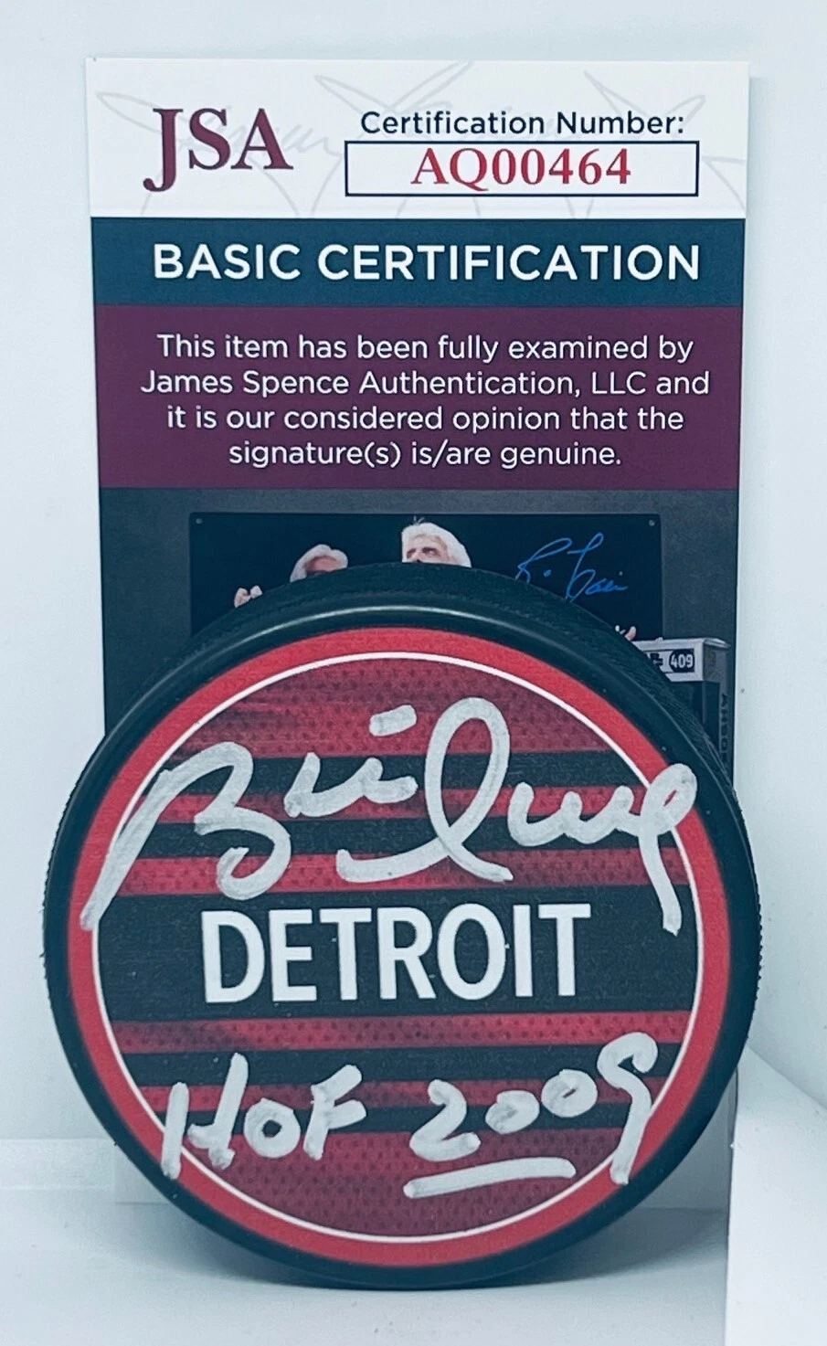 Brett Hull signed Detroit Red Wings Retro Puck autographed W HOF Inscrip. JSA