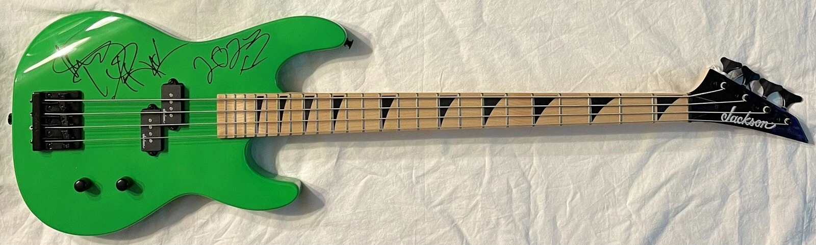 Mike Dirnt Signed Autographed Green Day Full Size Jackson Bass Guitar JSA COA