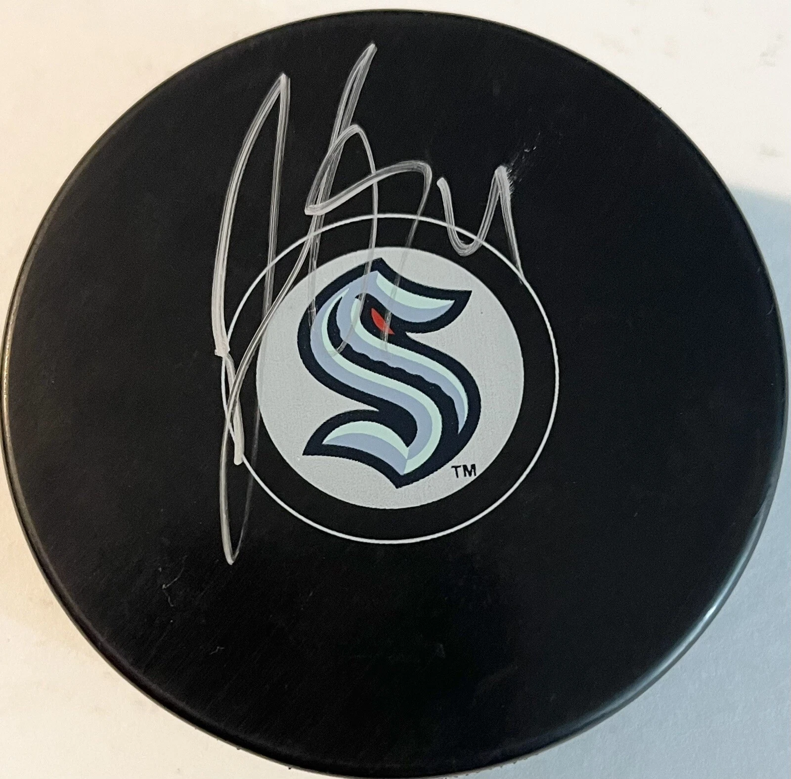 Justin Schultz Signed Autographed Seattle Kracken Logo Hockey Puck PSA/DNA