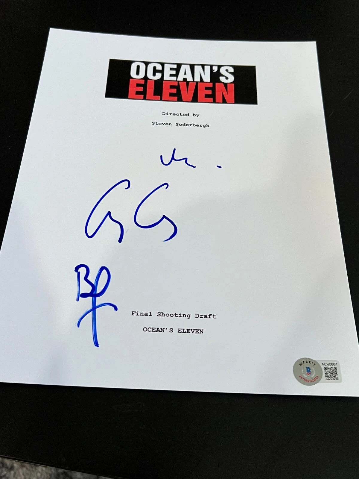 OCEANS ELEVEN CAST SIGNED MOVIE SCRIPT BRAD PITT GEORGE CLOONEY DAMON BECKETT E