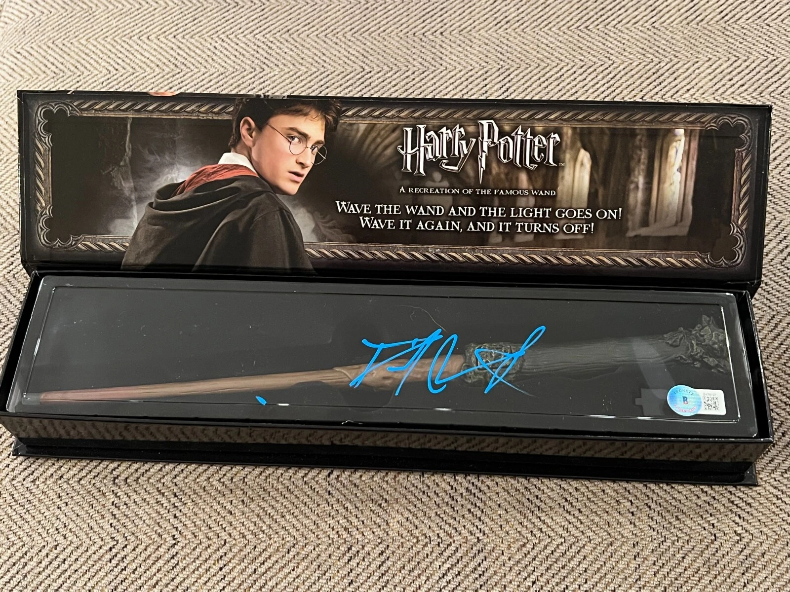DANIEL RADCLIFFE SIGNED HARRY POTTER WAND ILLUMINATING AUTOGRAPH BECKETT COA F