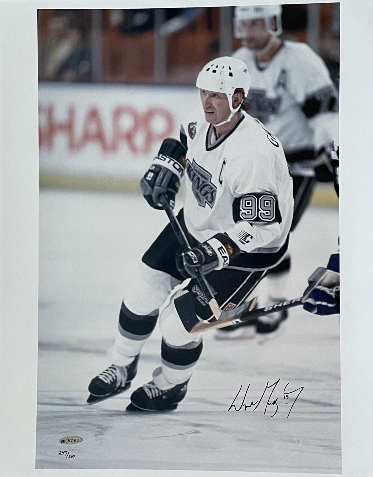 WAYNE GRETZKY SIGNED 16X20 PHOTO UDA LE/300 KINGS BAC57900