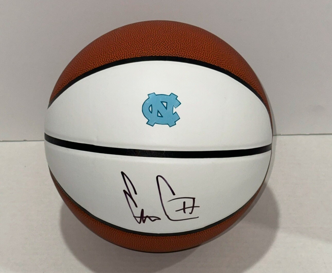 ELLIOT CADEAU SIGNED BASKETBALL NORTH CAROLINA TAR HEELS AUTOGRAPHED