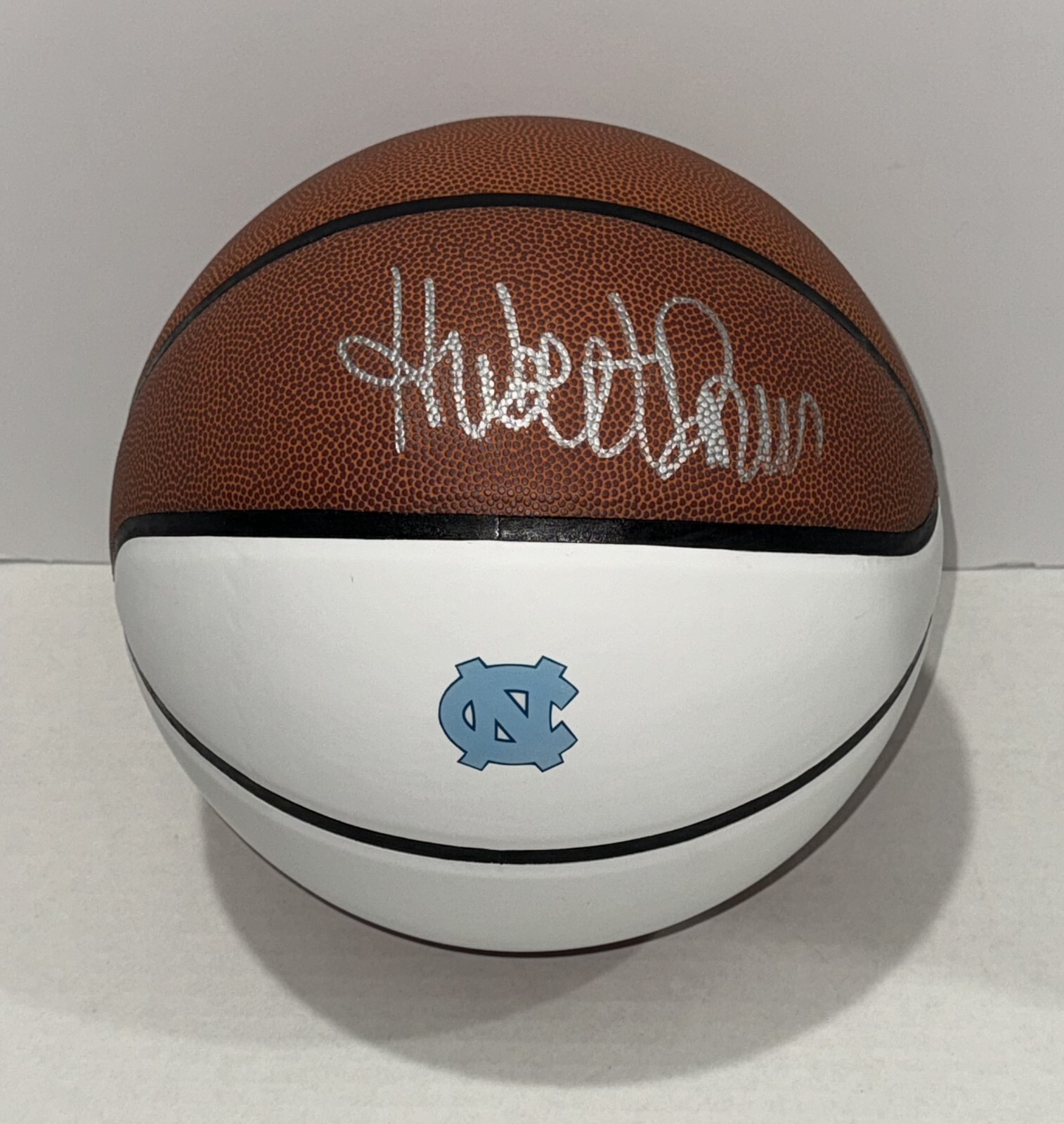 HUBERT DAVIS SIGNED BASKETBALL NORTH CAROLINA TAR HEELS AUTOGRAPHED