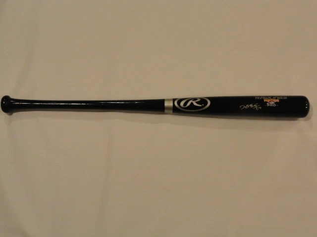 JUNG HO-KANG SIGNED FULL-SIZE BLACK RAWLINGS BAT PITTSBURGH PIRATES PROOF
