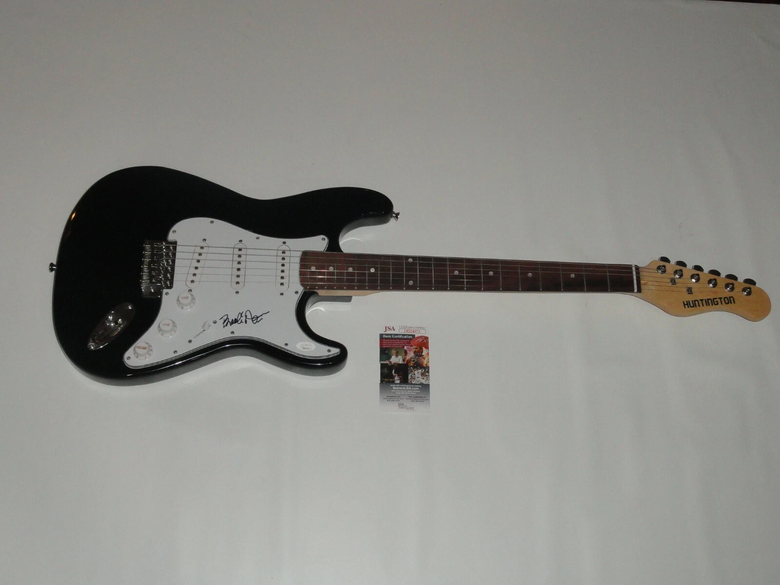 BOOKER T JONES SIGNED ELECTRIC GUITAR BOOKER T & THE M.G.'S JSA COA PROOF