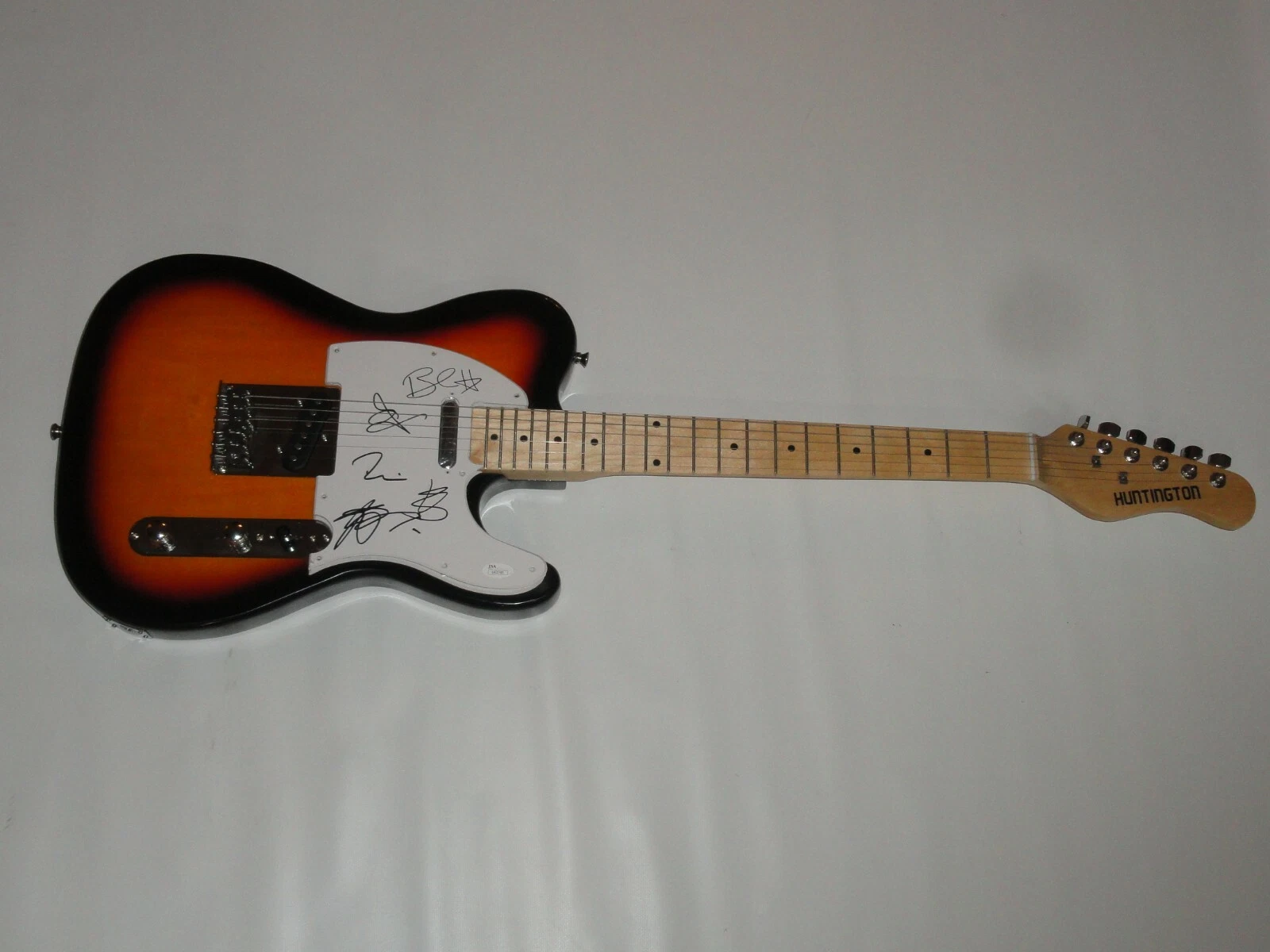 BLUES TRAVELER SIGNED SUNBURST ELECTRIC GUITAR JOHN POPPER ALL 5 PROOF JSA COA