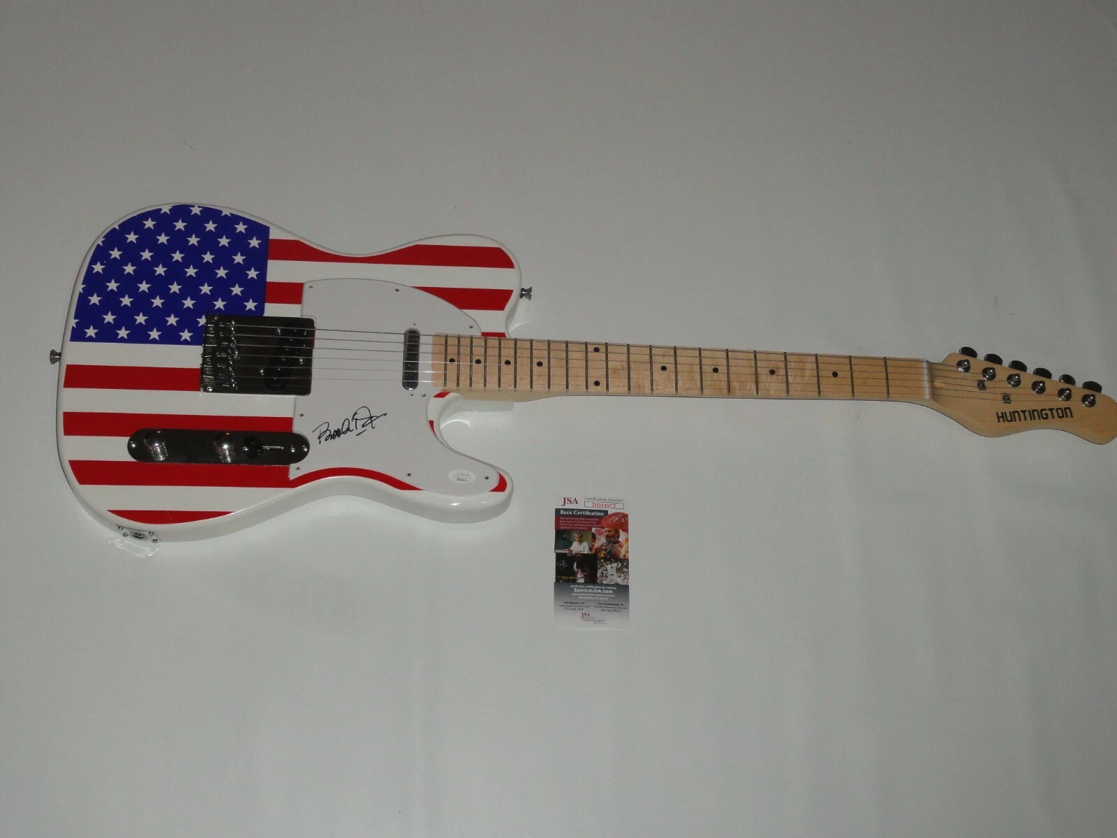 BOOKER T JONES SIGNED USA ELECTRIC GUITAR BOOKER T & THE M.G.'S JSA COA PROOF