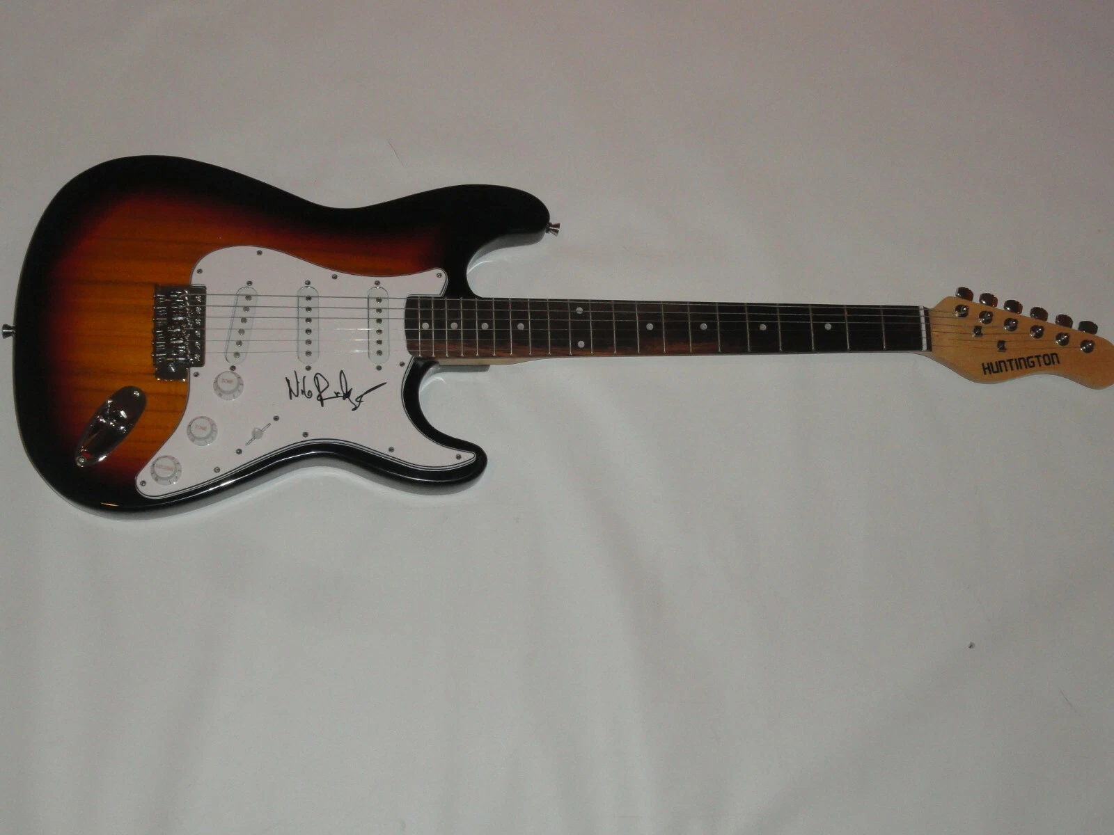 NILE RODGERS SIGNED SUNBURST ELECTRIC GUITAR CHIC PROOF JSA COA 1