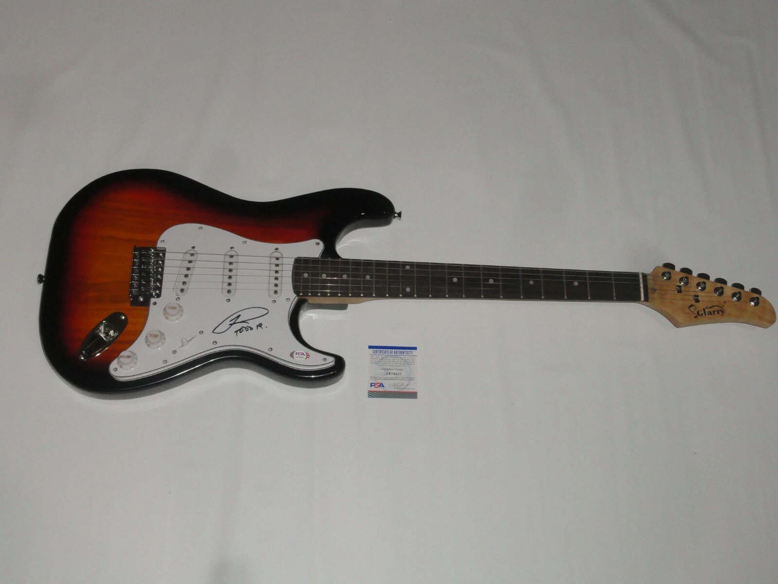 TODD RUNDGREN SIGNED SUNBURST ELECTRIC GUITAR UTOPIA PROOF PSA COA