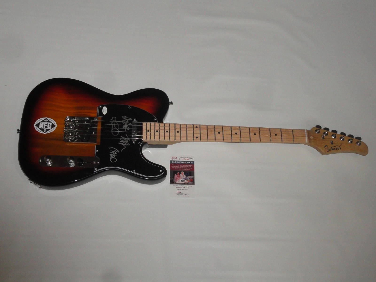 NEW FOUND GLORY SIGNED SUNBURST ELECTRIC GUITAR JORDAN PUNDIK ALL 4 JSA COA
