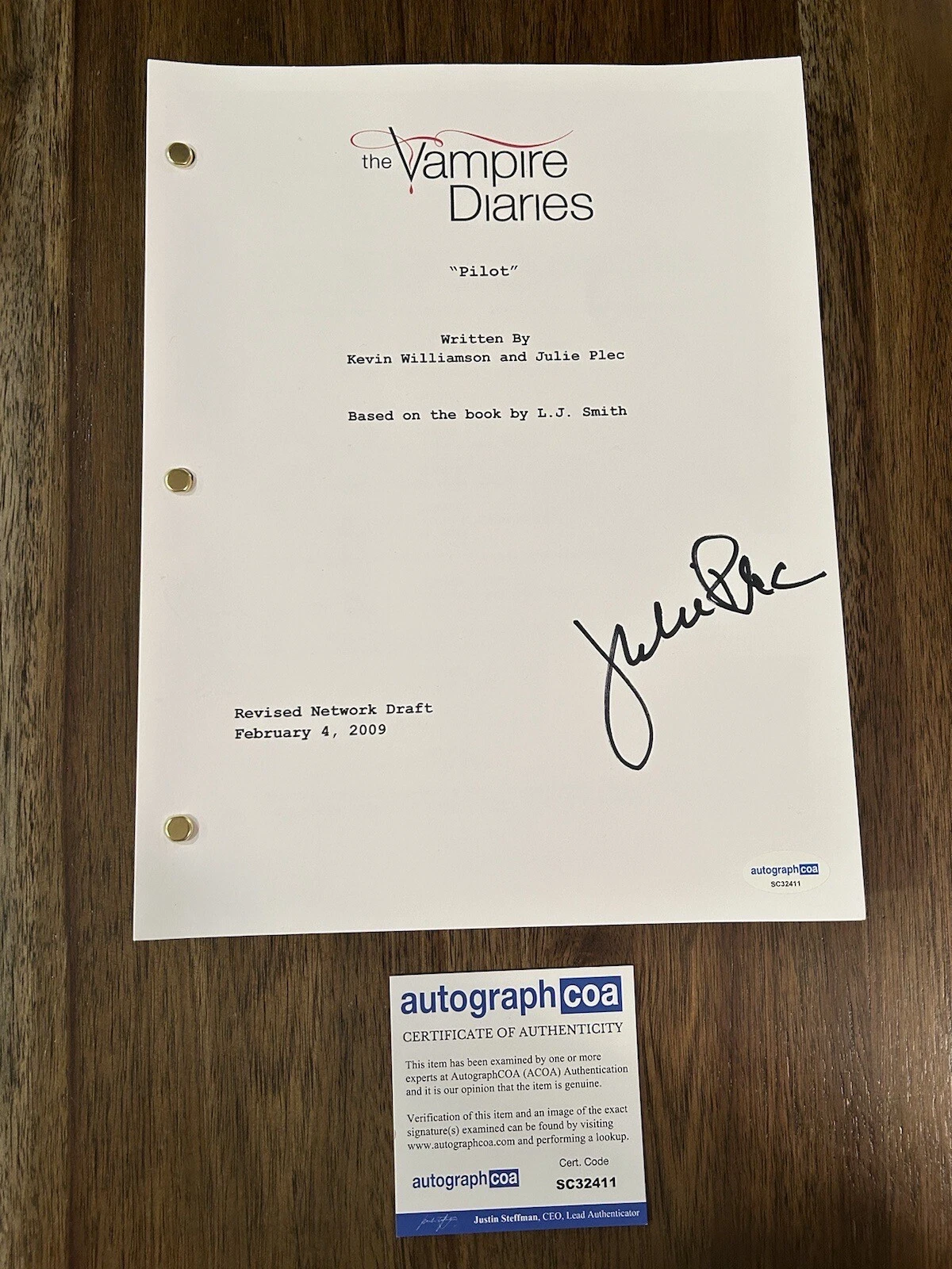 Julie Plec ‘Vampire Diaries’ CW Creator Writer signed Full Pilot Script ACOA