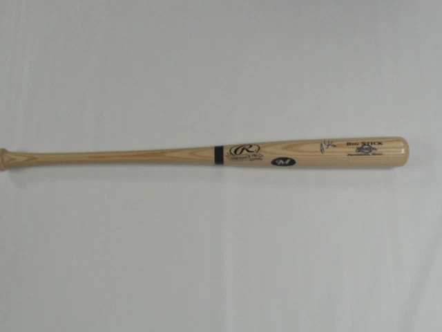 ARAMIS RAMIREZ SIGNED RAWLINGS BAT MILWAUKEE BREWERS