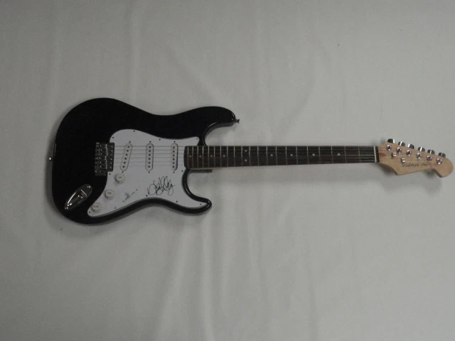 DANIELLE BRADBERY SIGNED BLACK ELECTRIC GUITAR THE VOICE PROOF