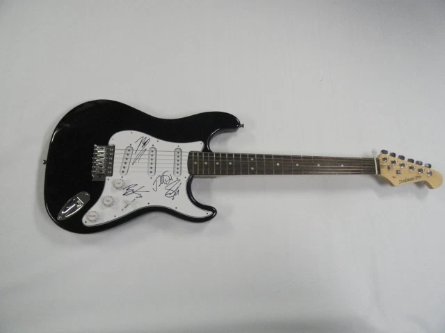 PARMALEE SIGNED ELECTRIC GUITAR COUNTRY SUPERSTARS ALL 4 RARE