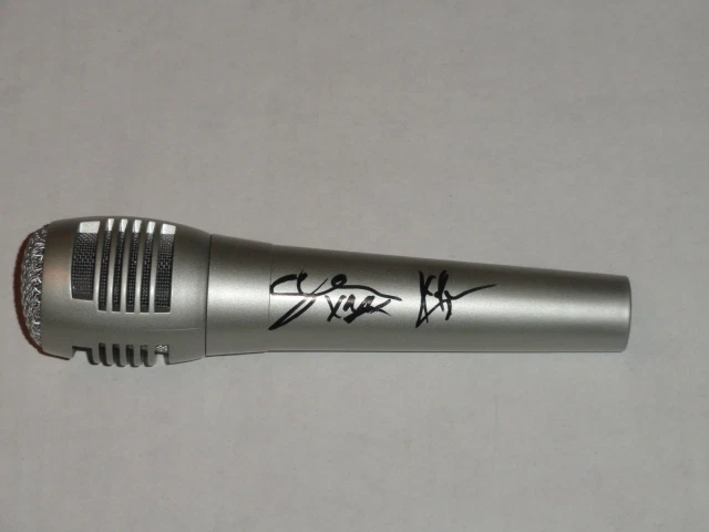 THOMPSON SQUARE SIGNED MICROPHONE COUNTRY STARS ARE YOU GONNA KISS ME OR NOT