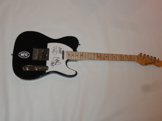 NEW FOUND GLORY SIGNED BLACK ELECTRIC GUITAR JORDAN PUNDIK ALL 4 JSA COA