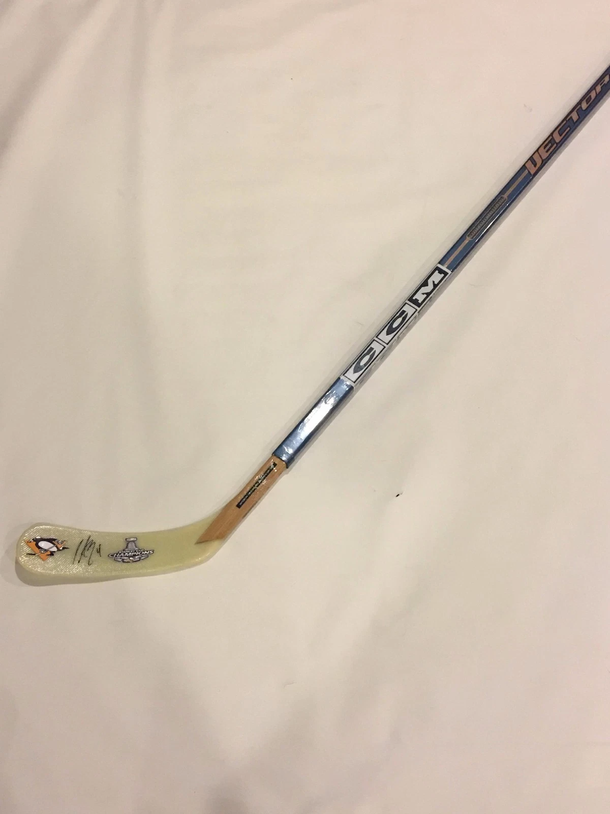 JUSTIN SCHULTZ SIGNED HOCKEY STICK PITTSBURGH PENGUINS 2016 STANLEY CUP CHAMPS