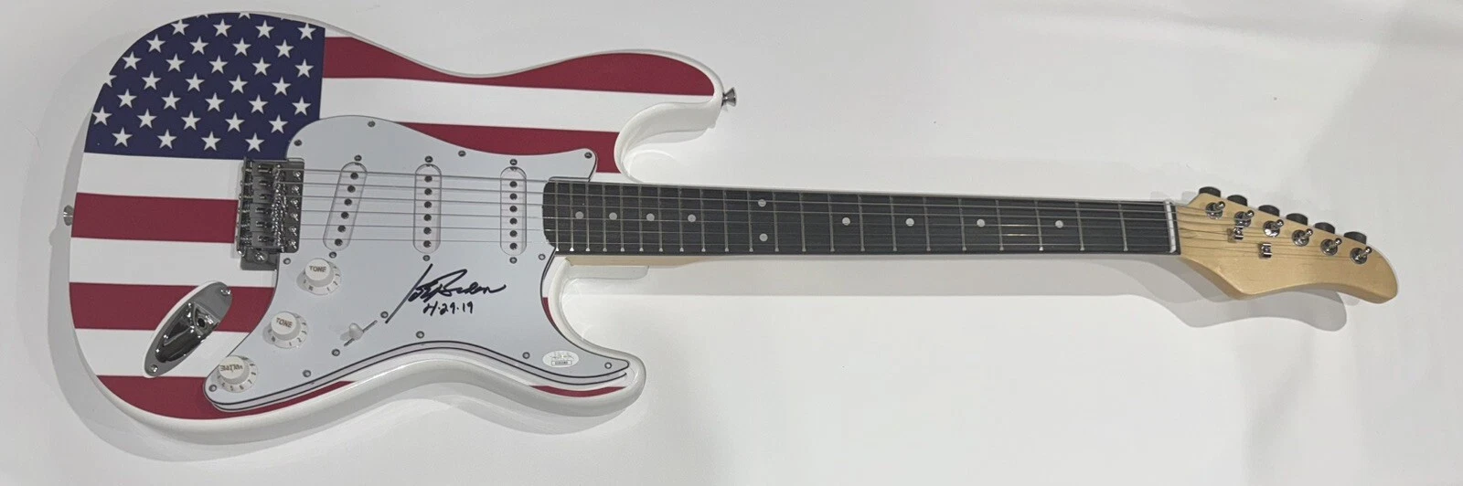 JOE BIDEN SIGNED USA FLAG ELECTRIC GUITAR 2020 PRESIDENT VICE JSA COA