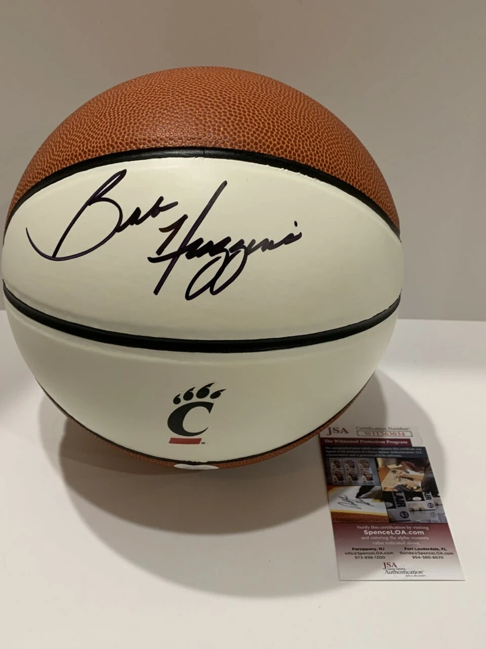 BOB HUGGINS SIGNED BASKETBALL CINCINNATI BEARCATS BOBBY PROOF JSA COA 1