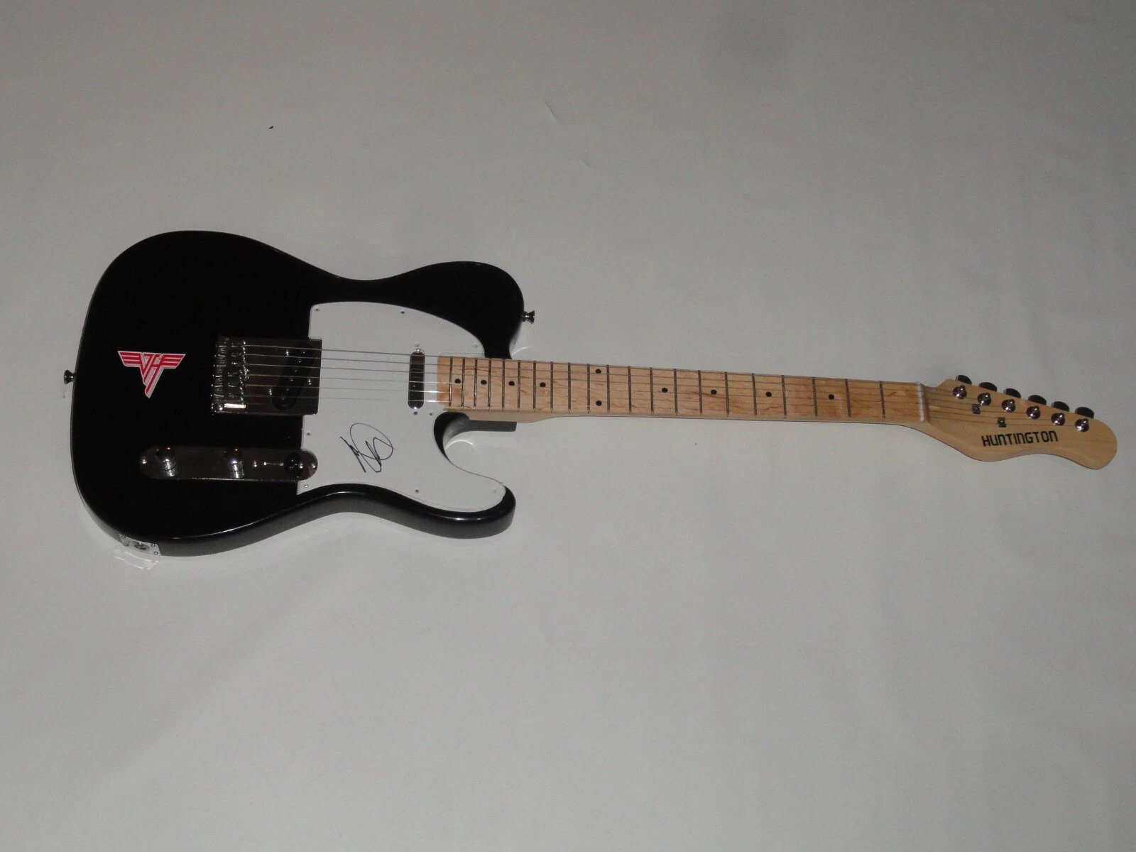 MICHAEL ANTHONY SIGNED BLACK ELECTRIC GUITAR VAN HALEN CHICKENFOOT JSA COA