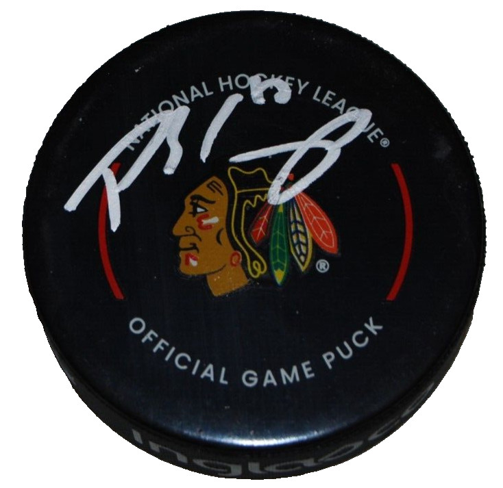 PATRICK SHARP signed (CHICAGO BLACKHAWKS) official game puck BECKETT BAS BM39132