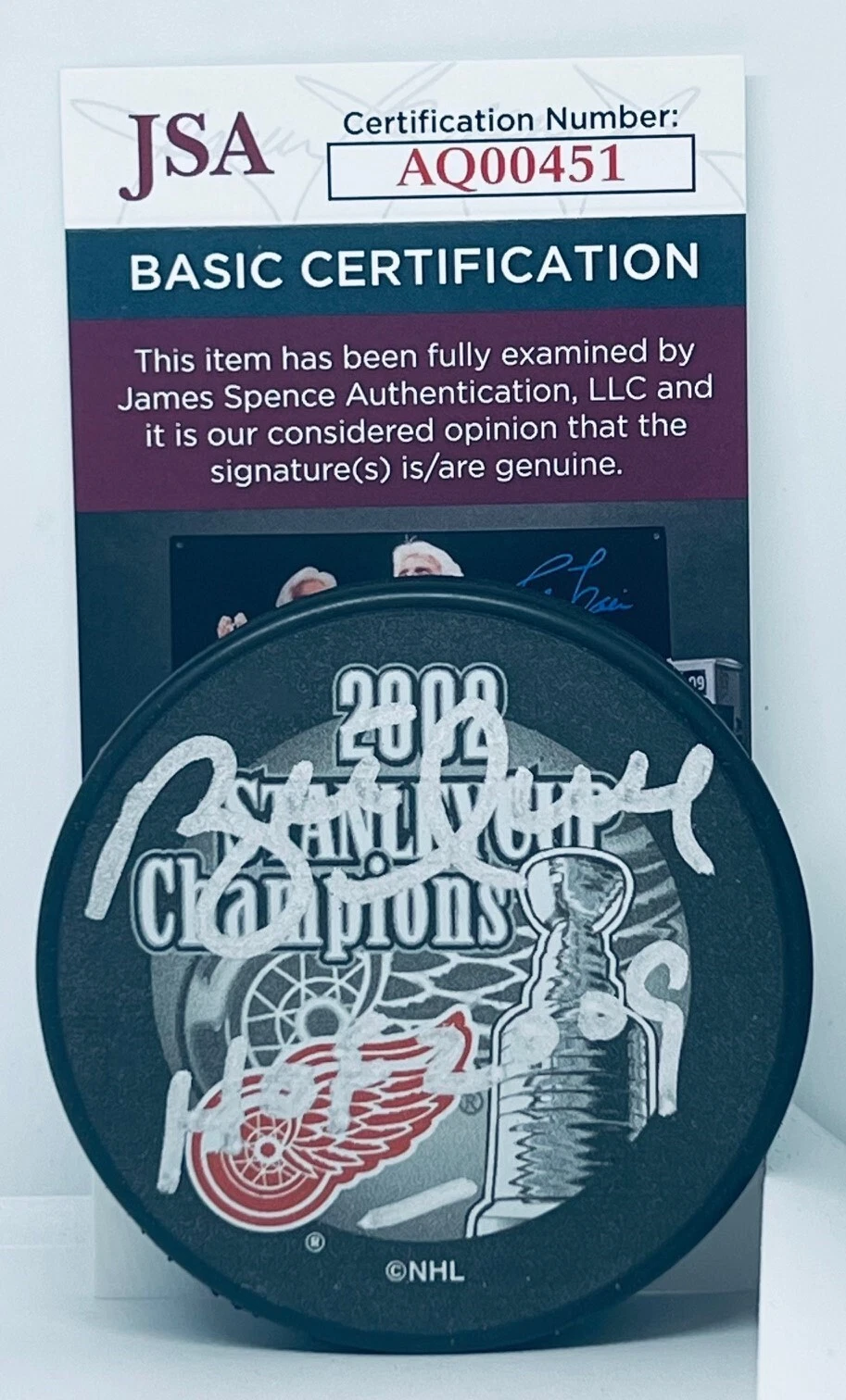 Brett Hull signed Detroit Red Wings 2002 Stanley Cup Champs Puck HOF Insc. JSA