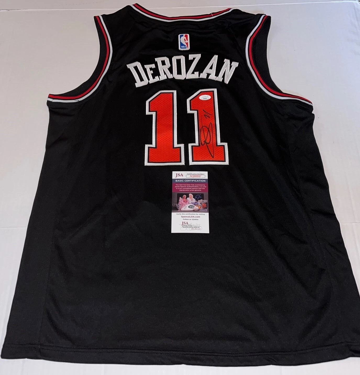 DeMar DeRozan signed Black Chicago Bulls jersey autographed JSA