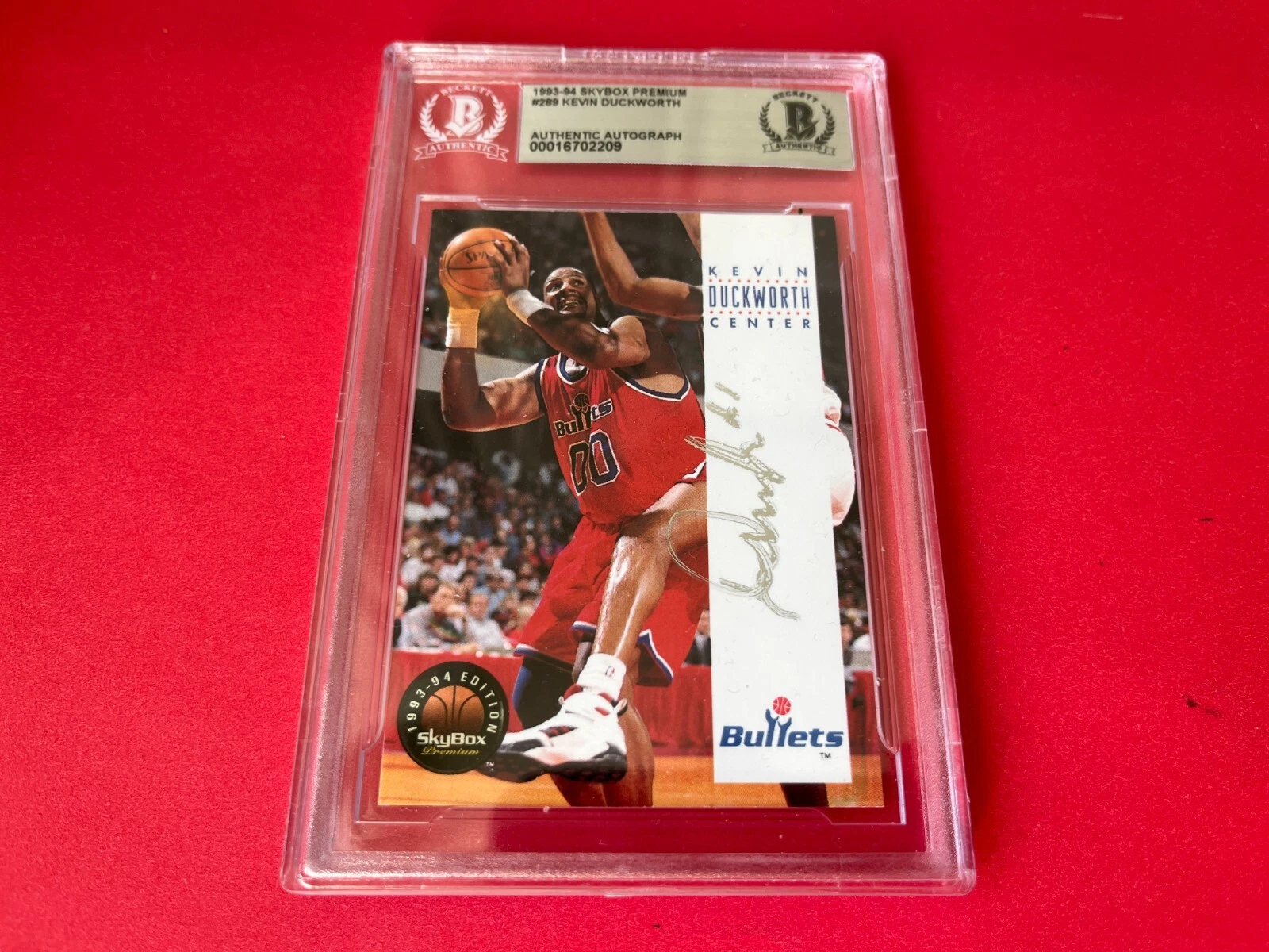 Kevin Duckworth NBA 1993-94 Skybox Premium Card Signed Auto Beckett BAS