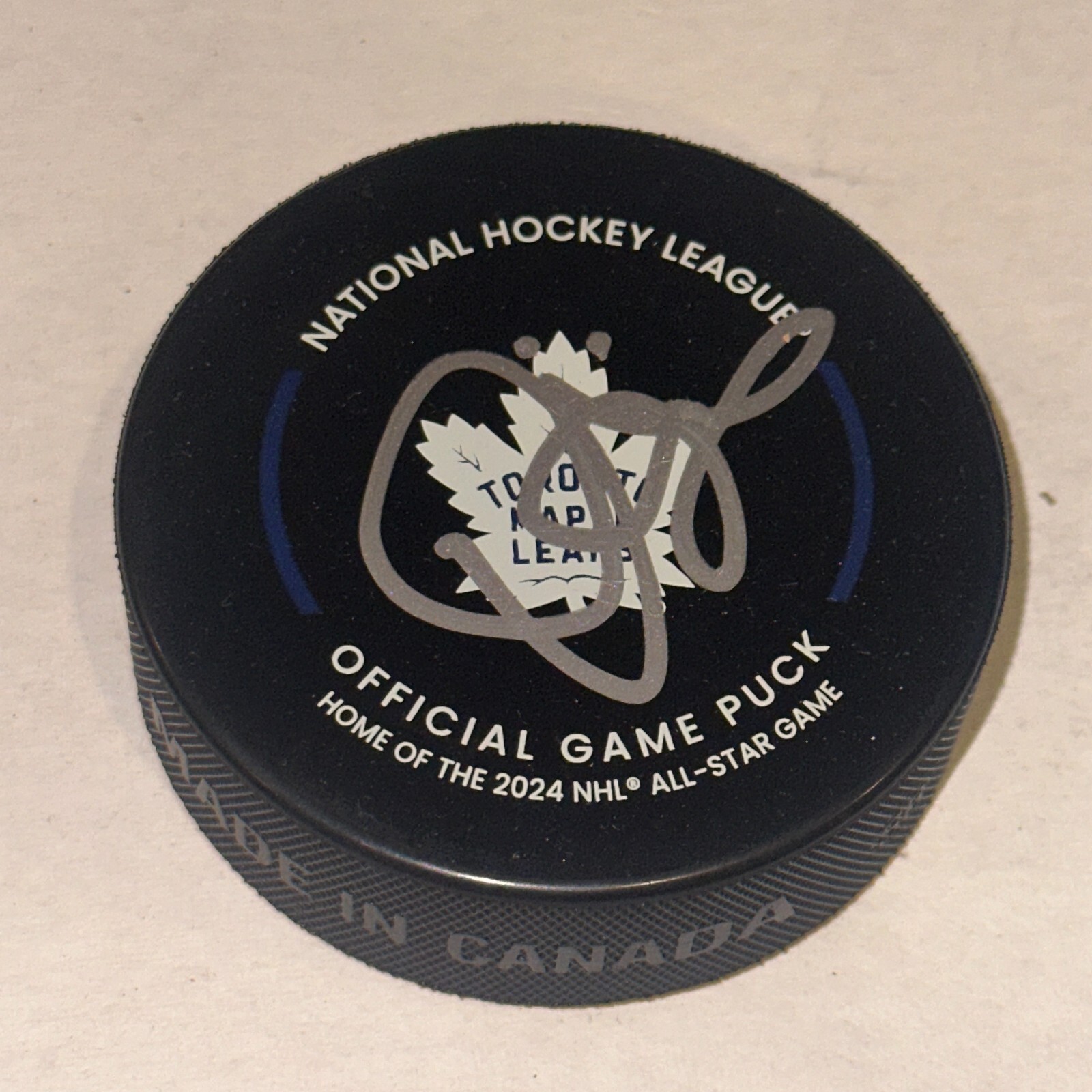 TIE DOMI Signed Toronto MAPLE LEAFS Official GAME Puck Beckett BAS